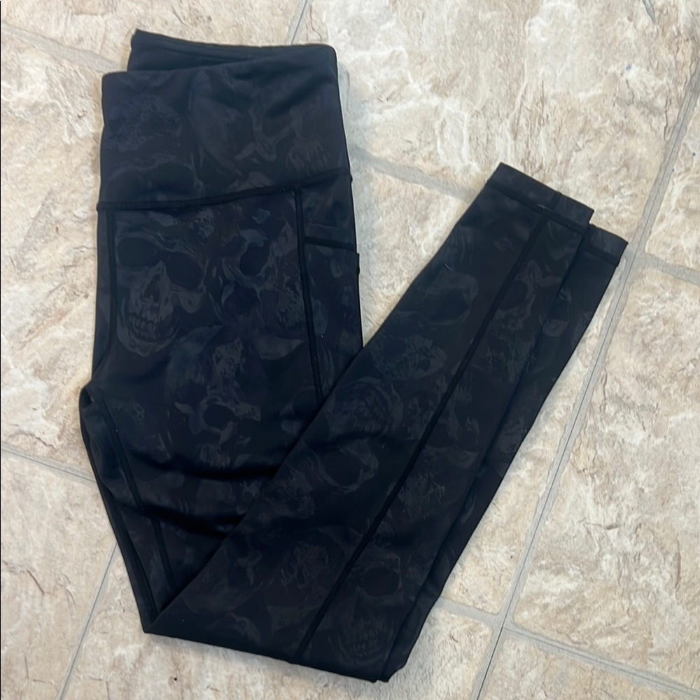 Black Skull Pattern CVG Leggings